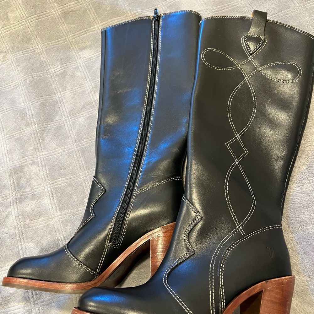 Frye Corinne Knee-High western women Boots. New with out tags. Size 6 - Picture 5 of 7